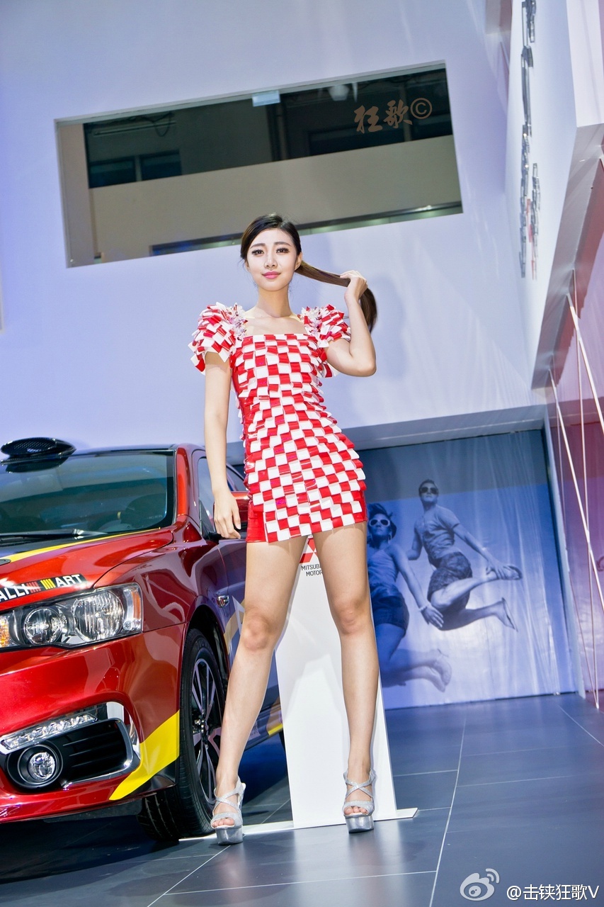 三亿体育_老外亲密接触消防警营 收获最佳“圣诞礼物”(图2) 三亿体育