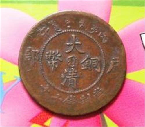 苏青化身治愈系女孩 尽享秋日的悠闲时光|三亿体育官网(图1) 三亿体育